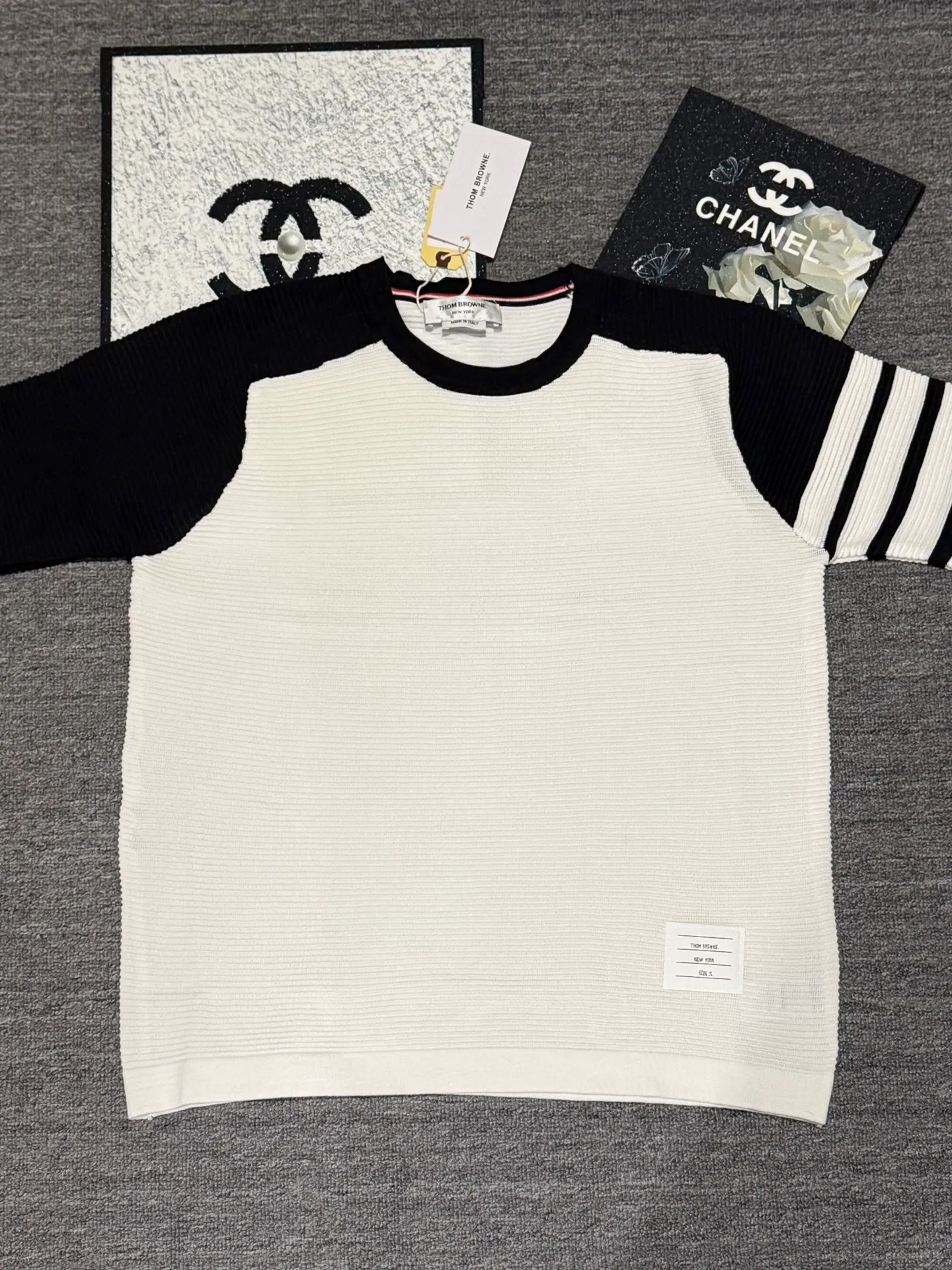 Thom Browne ➡️ Classic TBClassic Classic Quality⚠️ ， ， ， ，Breathable， ， ❗️❗️ ， ！ TBSeries ， ， ！ :Black. White Size:S-XL